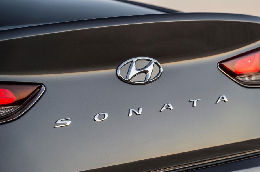 Логотип Hyundai Sonata 2017 года  (NA) (фото 38 из 40)